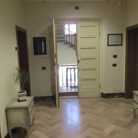 Accasa Nocleg ze śniadaniem 4*